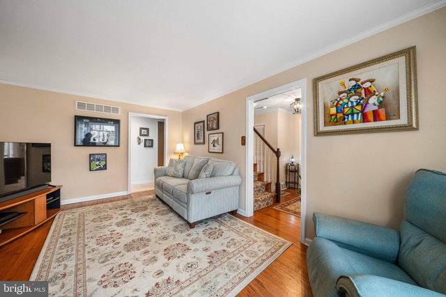 105 CHAPEL HILL DR, Newark, DE 19711