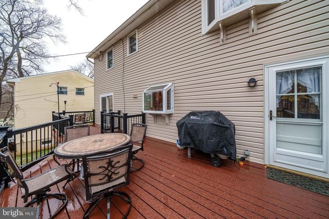 105 CHAPEL HILL DR, Newark, DE 19711