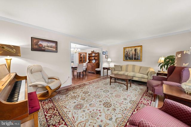 105 CHAPEL HILL DR, Newark, DE 19711