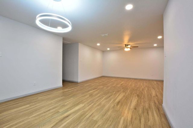 1209 N Essex Avenue, Lubbock, TX 79416