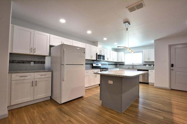 1209 N Essex Avenue, Lubbock, TX 79416