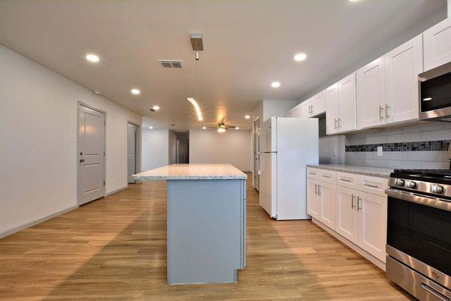 1209 N Essex Avenue, Lubbock, TX 79416