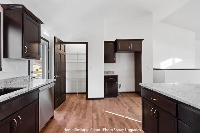 1926 HUFFCUTT LANE, Waupaca, WI 54981