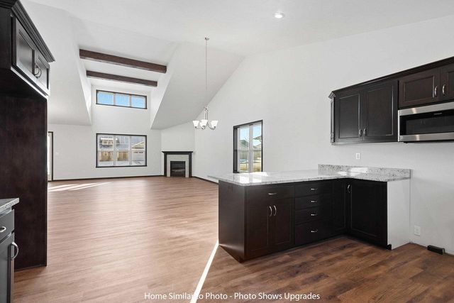 1926 HUFFCUTT LANE, Waupaca, WI 54981