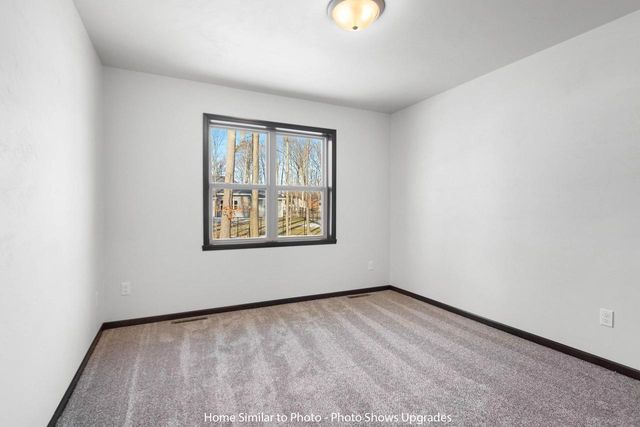 1926 HUFFCUTT LANE, Waupaca, WI 54981