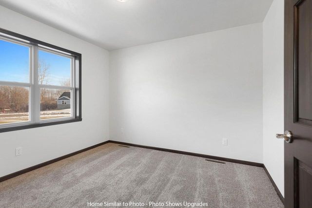 1926 HUFFCUTT LANE, Waupaca, WI 54981