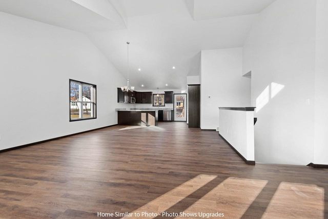 1926 HUFFCUTT LANE, Waupaca, WI 54981