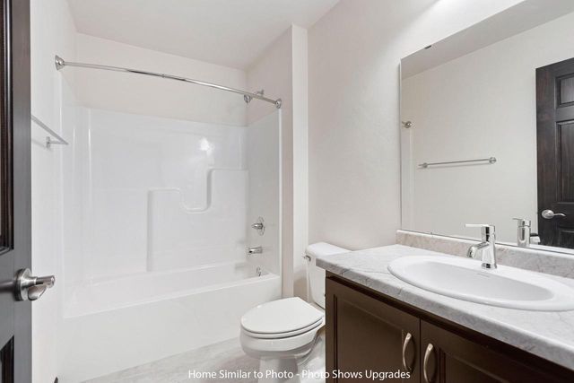 1926 HUFFCUTT LANE, Waupaca, WI 54981