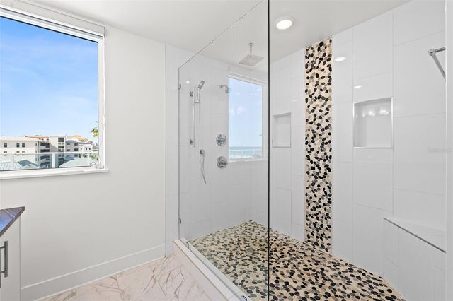 15 AVALON STREET 502, Clearwater Beach, FL 33767