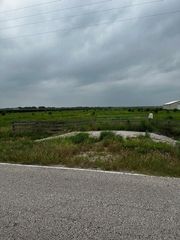4421 Polak Rd, Wallis, TX 77485