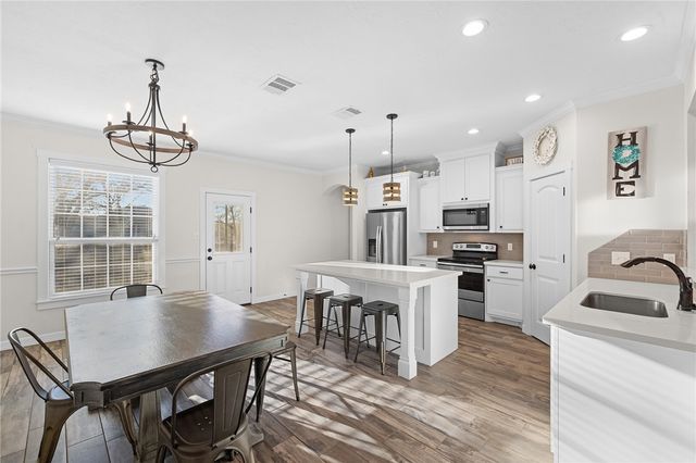 2143 Mountain Wind Loop, Bryan, TX 77807