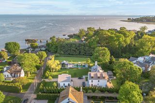260 Willow Street, Fairfield, CT 06890