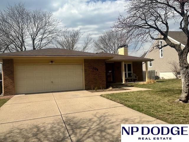 709 Sunny Slope Road, Lincoln, NE 68505