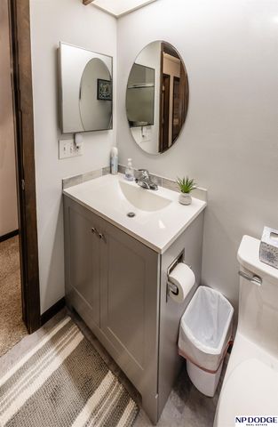 709 Sunny Slope Road, Lincoln, NE 68505