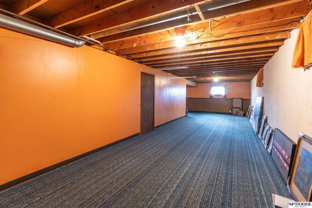 709 Sunny Slope Road, Lincoln, NE 68505