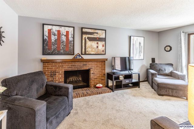 709 Sunny Slope Road, Lincoln, NE 68505