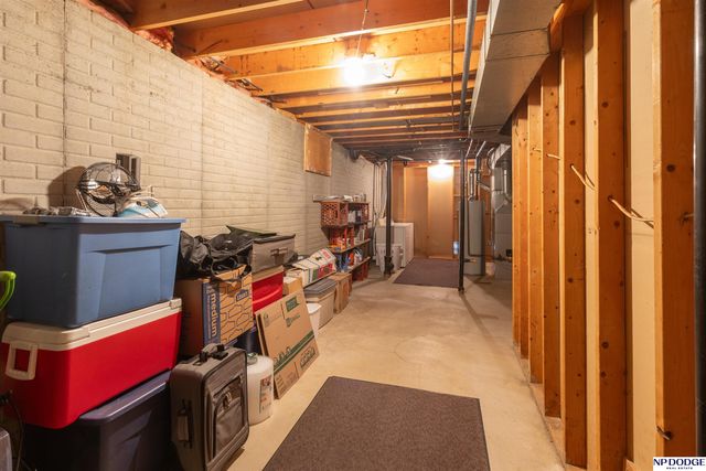 709 Sunny Slope Road, Lincoln, NE 68505