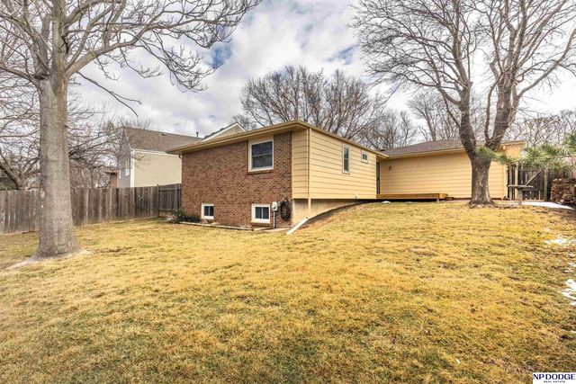 709 Sunny Slope Road, Lincoln, NE 68505