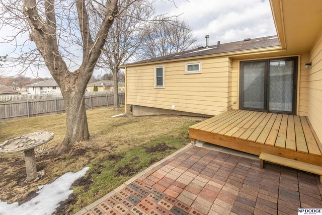 709 Sunny Slope Road, Lincoln, NE 68505