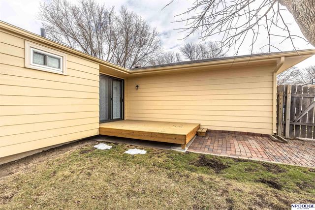 709 Sunny Slope Road, Lincoln, NE 68505