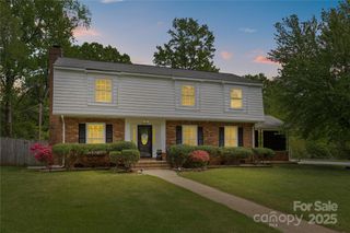 6035 Idlebrook Drive, Charlotte, NC 28212