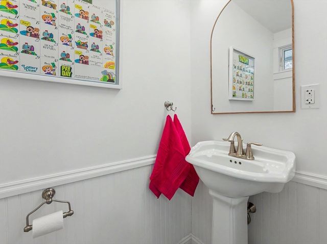 250 Chelmsford St, Chelmsford, MA 01824