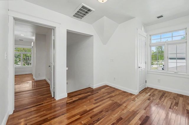 250 Chelmsford St, Chelmsford, MA 01824