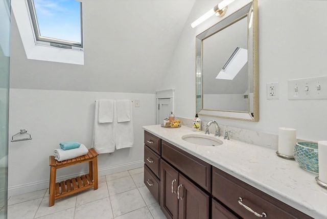 250 Chelmsford St, Chelmsford, MA 01824