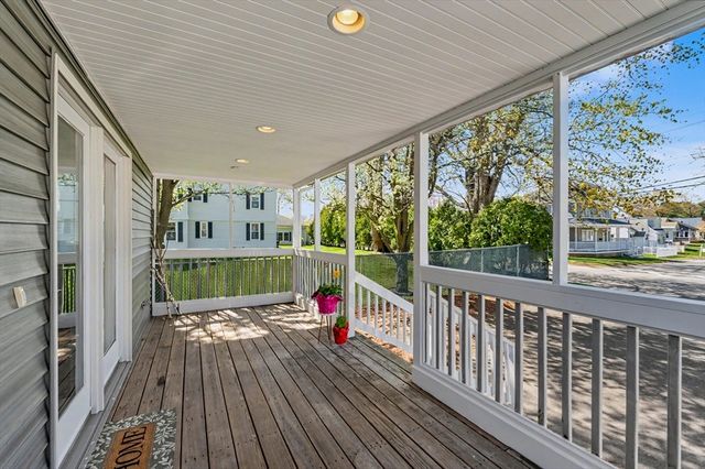 250 Chelmsford St, Chelmsford, MA 01824