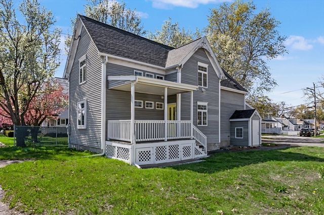 250 Chelmsford St, Chelmsford, MA 01824
