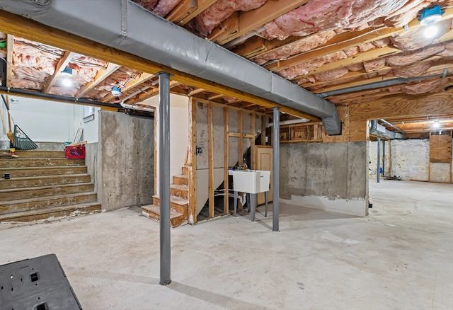 250 Chelmsford St, Chelmsford, MA 01824
