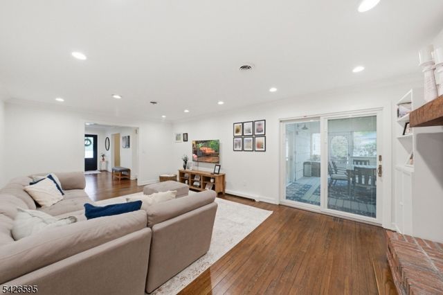 30 Cheryl Rd, Montville Twp., NJ 07058