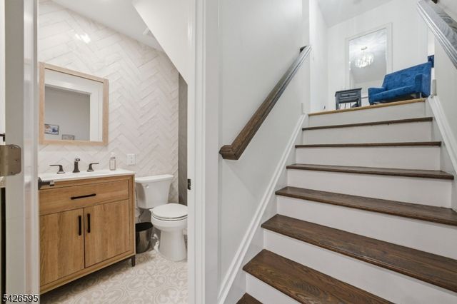 30 Cheryl Rd, Montville Twp., NJ 07058