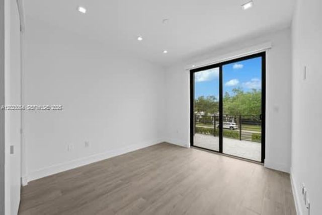 6812 SW 80th St 0, Miami, FL 33143
