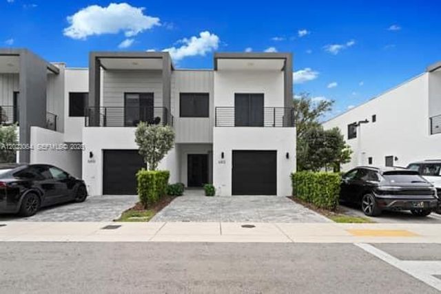 6812 SW 80th St 0, Miami, FL 33143