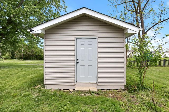 6375 W Mohican Drive, Powell, OH 43065