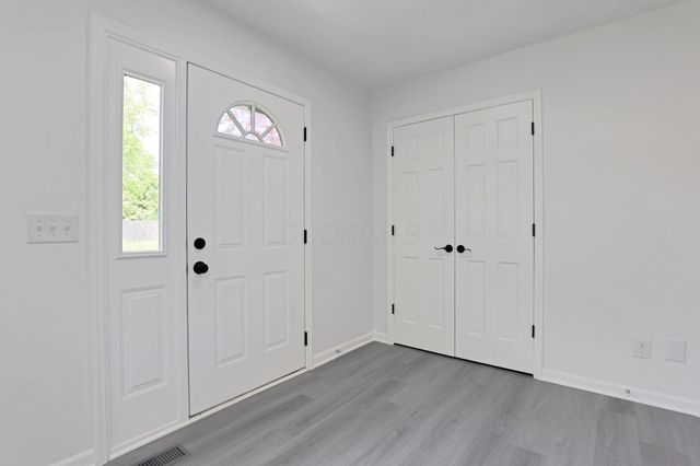 6375 W Mohican Drive, Powell, OH 43065