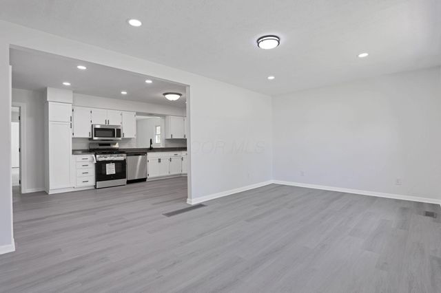 6375 W Mohican Drive, Powell, OH 43065