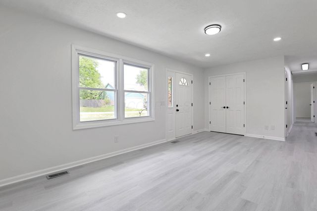 6375 W Mohican Drive, Powell, OH 43065