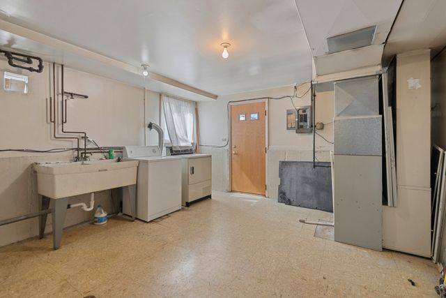 4738 N Potawatomie Avenue, Chicago, IL 60656