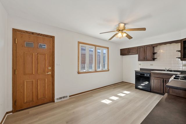 4738 N Potawatomie Avenue, Chicago, IL 60656