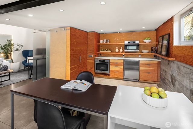 1207 26th Avenue E, Seattle, WA 98112