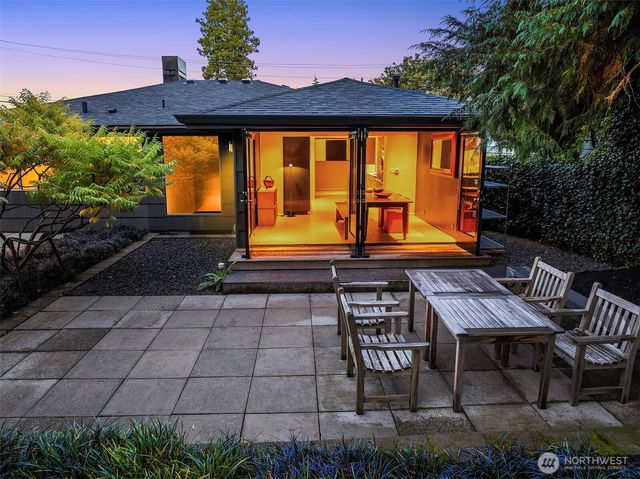 1207 26th Avenue E, Seattle, WA 98112