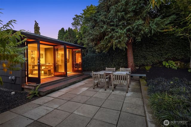 1207 26th Avenue E, Seattle, WA 98112