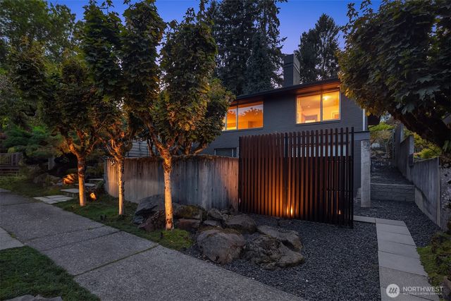 1207 26th Avenue E, Seattle, WA 98112