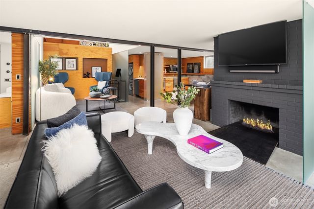 1207 26th Avenue E, Seattle, WA 98112