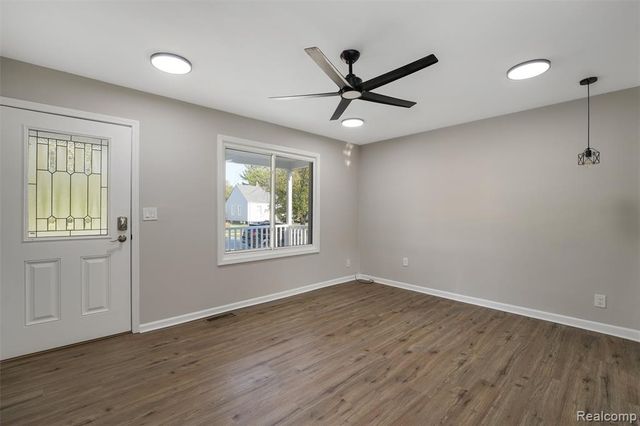 20059 Bradford Street, Detroit, MI 48205