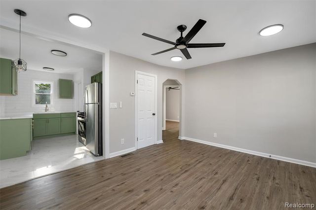 20059 Bradford Street, Detroit, MI 48205