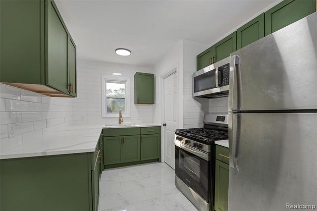 20059 Bradford Street, Detroit, MI 48205