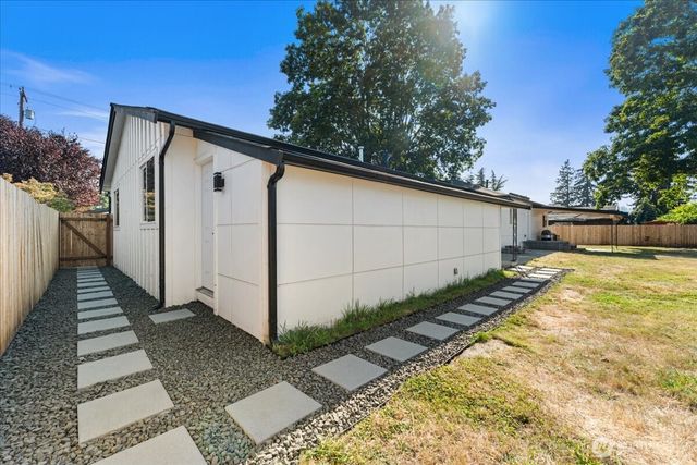 409 3rd Avenue SE, Pacific, WA 98047